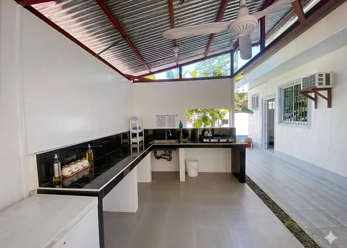 Villa With A Poola 10-minute Walk To The Pooc