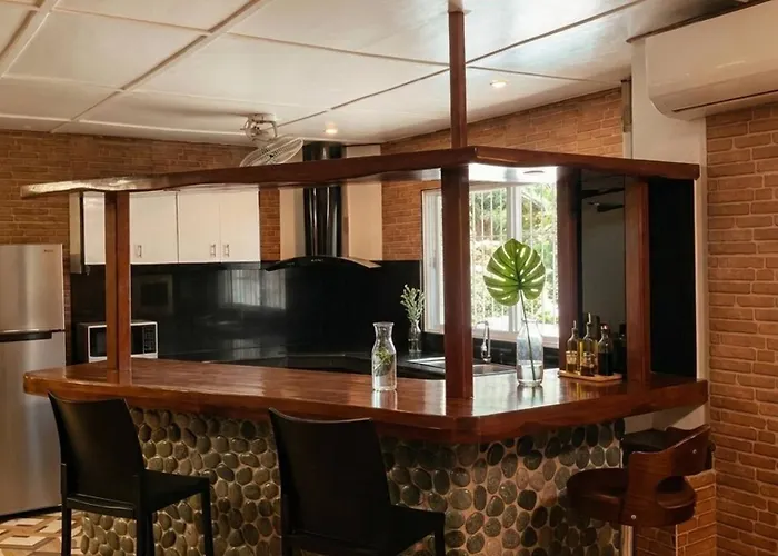 Villa With A Poola 10-minute Walk To The Pooc